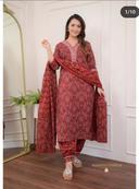 https://lkd-bucket.s3.ap-south-1.amazonaws.com/public/product-images/maroon_suit_1721129958103.jpg