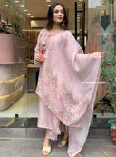 https://www.latestkurtidesigns.com/wp-content/uploads/2024/05/pink-dress-1.jpg