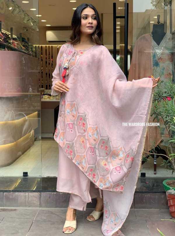 https://www.latestkurtidesigns.com/wp-content/uploads/2024/05/pink-dress-1.jpg
