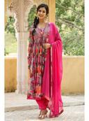 https://www.latestkurtidesigns.com/wp-content/uploads/2024/05/pink-suit-1-1.jpg