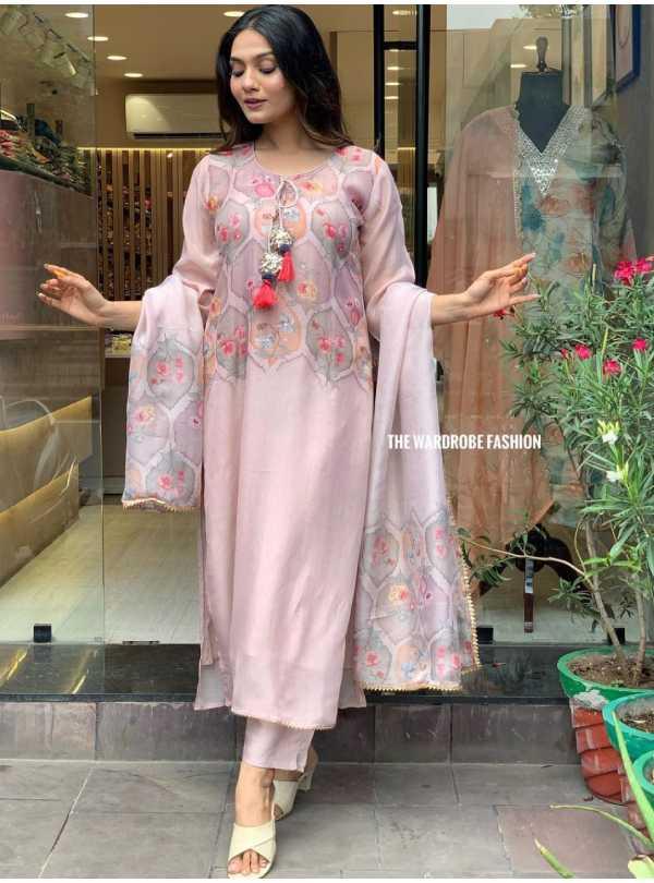 https://www.latestkurtidesigns.com/wp-content/uploads/2024/05/pink-suit.jpg